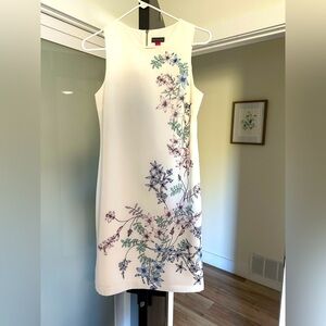 Vince Camuto White Floral Print Sleeveless Dress, Size 2, great condition